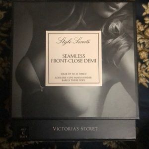 Victoria secret seamless front-close Demi